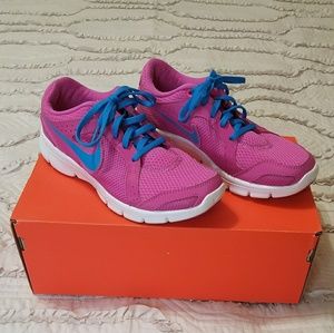 Womens Nike Flex Experience RN 2
